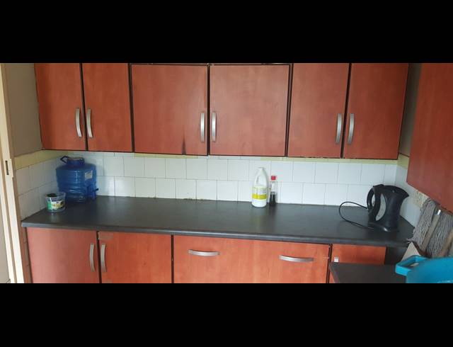 2 BEDROOM FLAT FOR SALE IN VEREENIGING CENTRAL